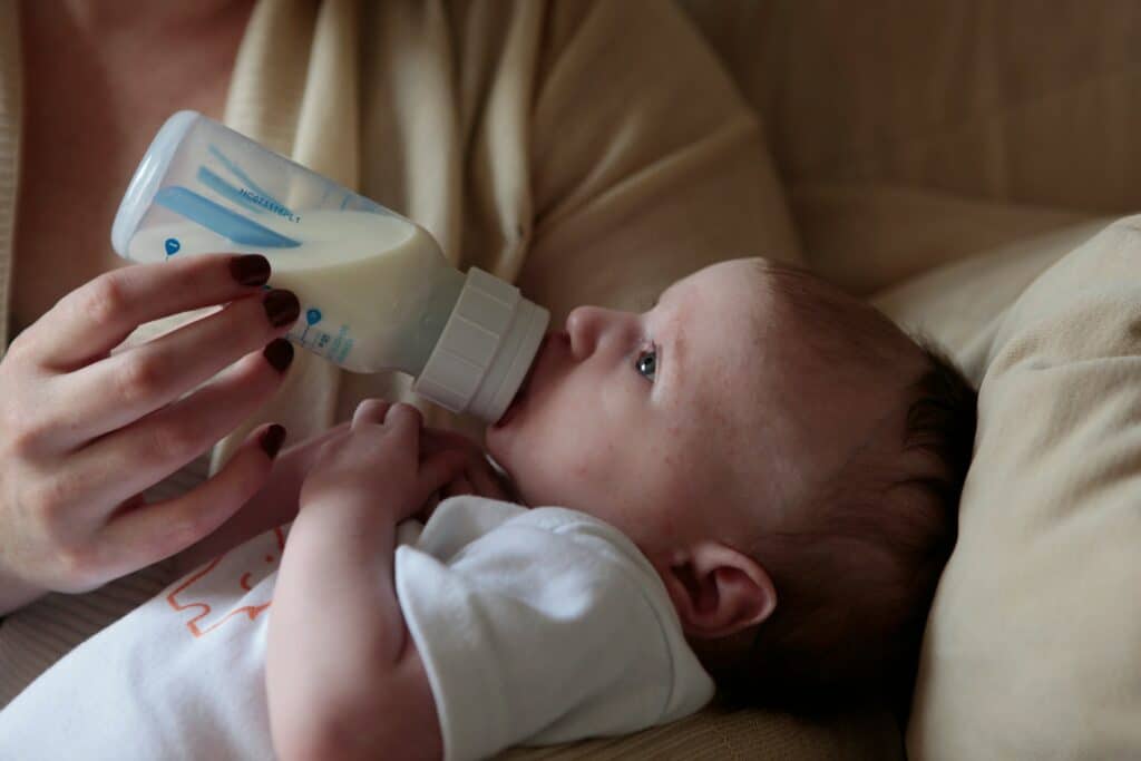 Comment savoir si bébé a faim ou besoin de succion ?