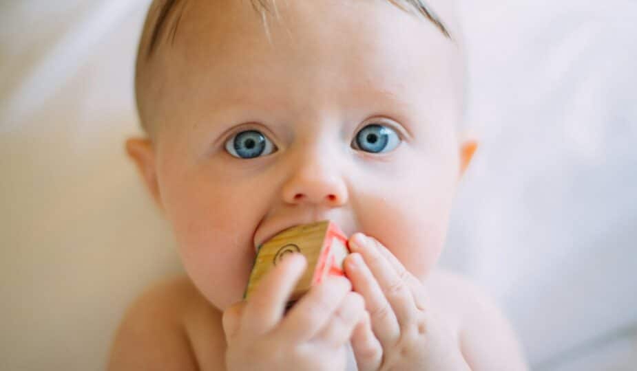 Comment savoir si bébé a faim ou besoin de succion ?